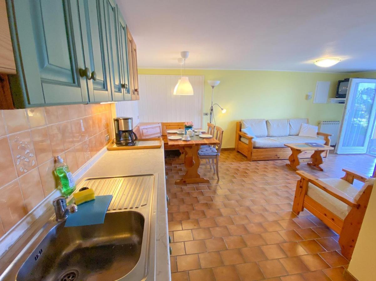 Bellavista A Garten Appartement Mit Pool 科利科 外观 照片