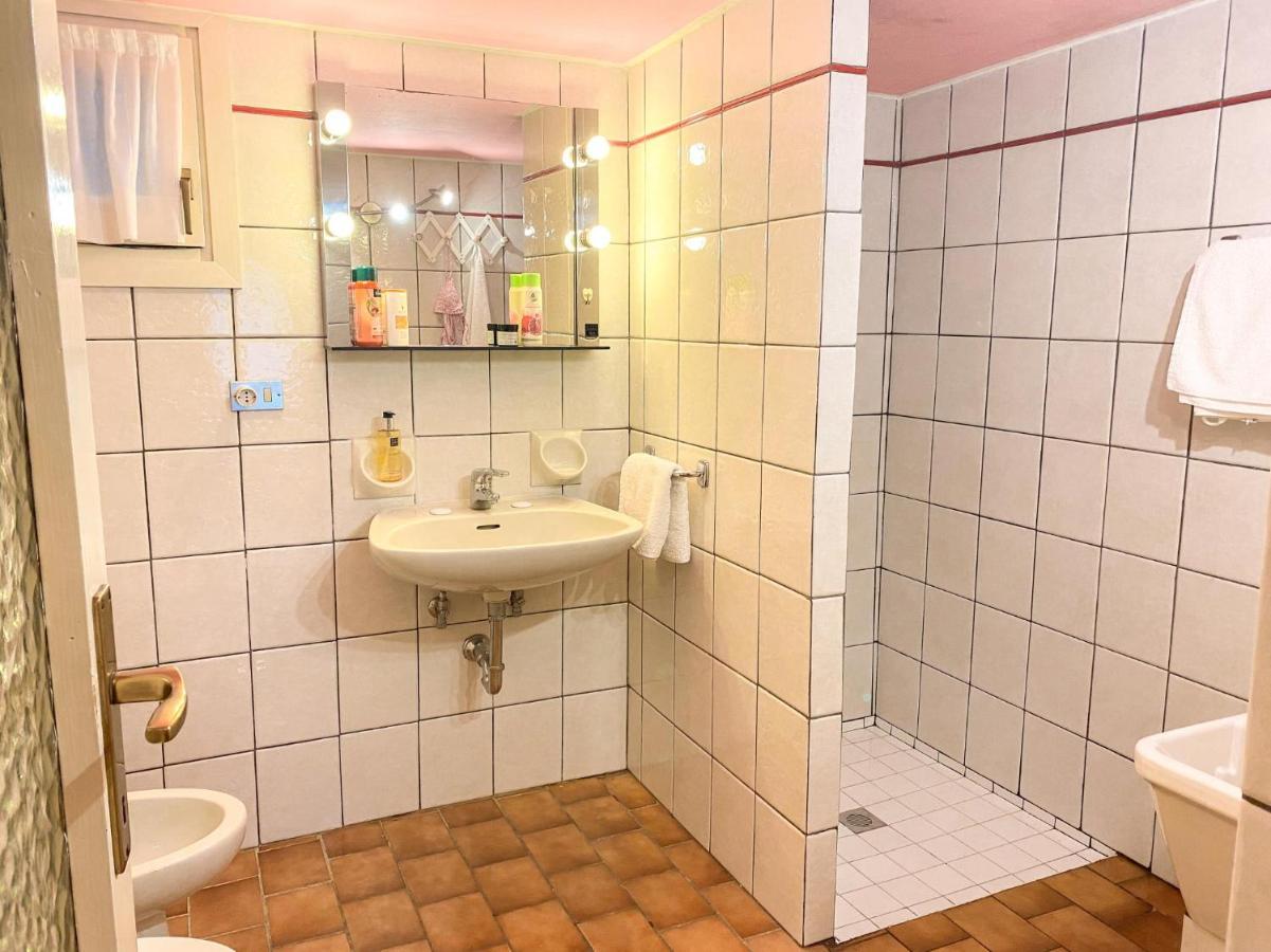 Bellavista A Garten Appartement Mit Pool 科利科 外观 照片